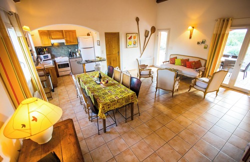 Joyeuse House | Villa Fanny: Family Retreat with Private Pool & Spa