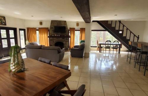 Mazamitla Ski Chalet | Villa Fantasía: Family-Friendly Retreat Near Scenic Waterfalls