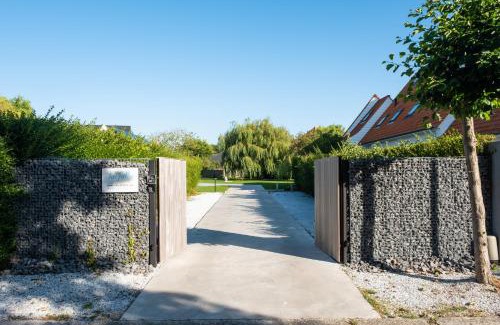 Bredene Villa | Exceptional Villa Farfalla: Oceanfront Stay with Pet Access