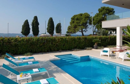 Fazana Apartment | Experience Villa Fasana: Oceanfront Bliss with Spa Access
