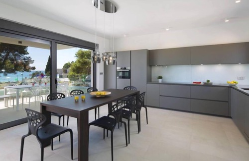 Fazana Apartment | Top-Rated Villa Fasana with Ocean View and Spa Amenities