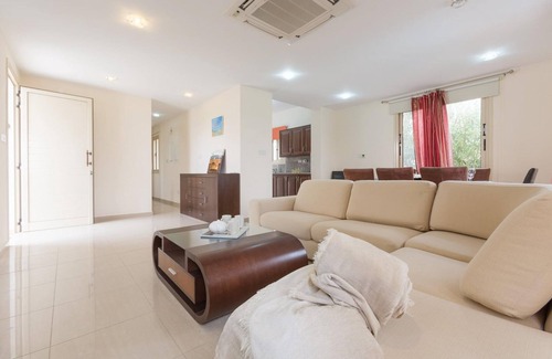Kissonerga Villa | Villa Felice: Private Pool & Beach Walk with Stunning Views