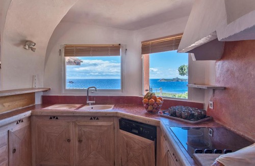 Pinarellu Villa | Villa Felicita: Oceanfront Bliss with Beach Access
