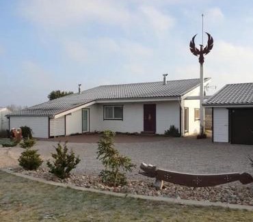 Klaipeda District Municipality Villa | Villa Feniksas: Oceanfront Retreat with Hot Tub & Pet Friendly