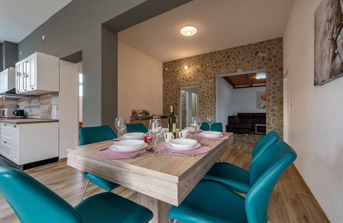 Benkovac Villa | Discover Villa Fenix: Pool, Sports Courts & Wine Cellar