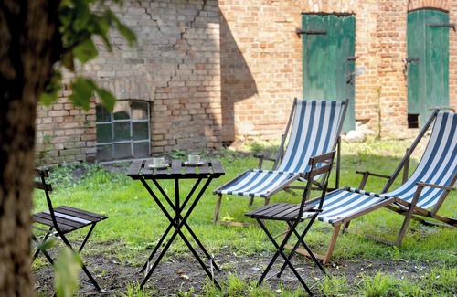 Deyelsdorf Apartment | Relaxing Villa Ferienhaus Sommer Linden with Private Garden