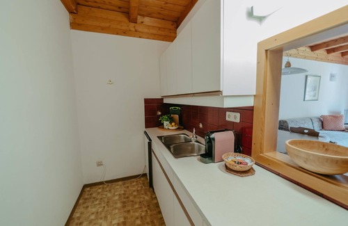 Velden am Worther See Apartment | Villa Fernblick Apartment Top 2: Family-Friendly Retreat