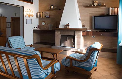 Serramazzoni House | Villa Ferrari: Family-Friendly Retreat with Pet Amenities
