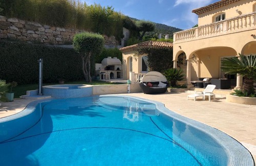 Sainte-Maxime Villa | Villa Fidji: Family-Friendly Retreat with Pool & Hot Tub