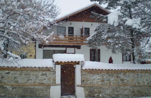Bachevo House | Discover Villa Filip: Spa, Kitchen & Pet-Friendly Comfort