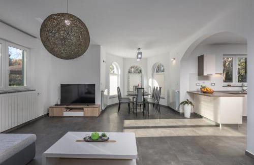 Kapelica Apartment | Villa Filleona - Happy Rentals