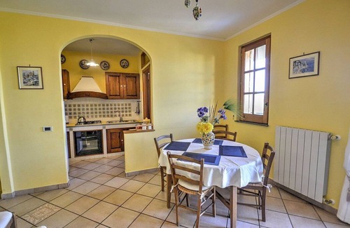 Sant'Agnello Apartment | Villa Fillide A: Cozy Apartment with Pool & Lemon Garden