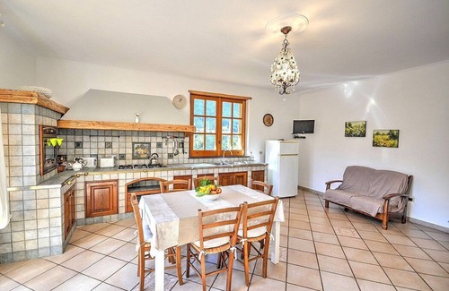 Sant'Agnello House | Villa Fillide B: Cozy Green Retreat with Free Wi-Fi