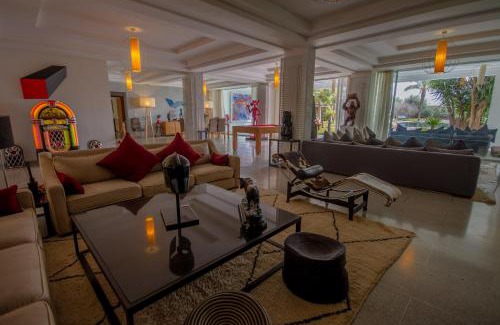 Annakhil House | Villa L'oui D'or: Oceanfront Retreat with Spa & Pool