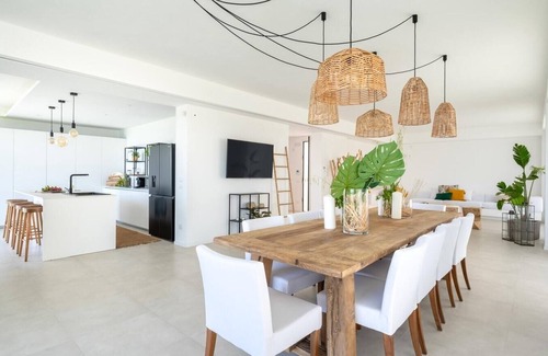 Arenella Villa | Exclusive Villa Retreat with Pool in Beautiful Sicily