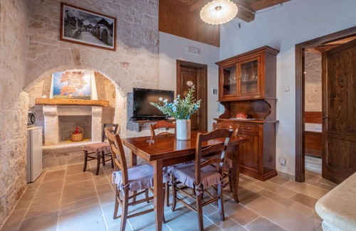 Castellana Grotte Villa | Villa Fiordaliso — Apulia, edited