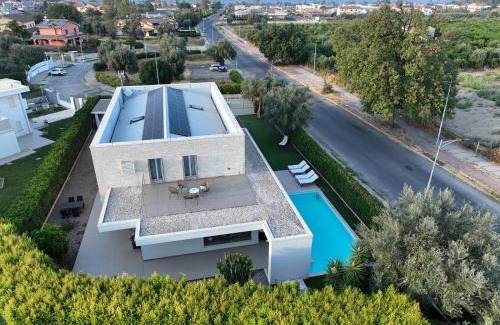 Rossano Apartment | Unforgettable Villa Fiorentino: Rated 9.8 with Oceanfront Spa