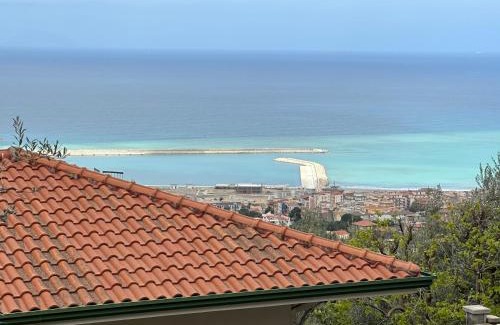 Sant'Agata di Militello House | Villa Fiorita: Family-Friendly Retreat with Top Reviews