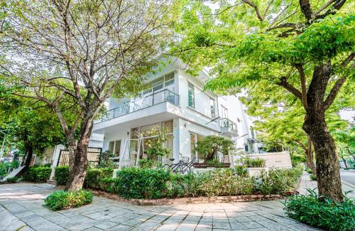 Sam Son Resort | Pet-Friendly Villa FLC Sầm Sơn with Oceanfront Pool