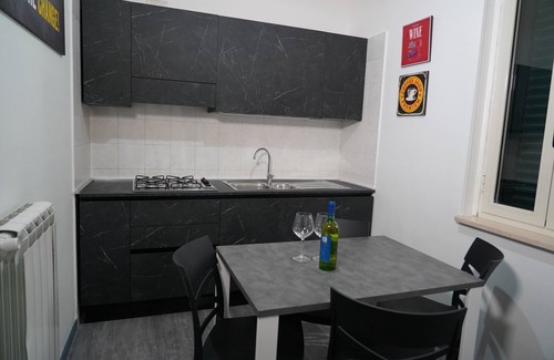 Pompei House | Villa Flora: Pet-Friendly Getaway with Spa and Breakfast