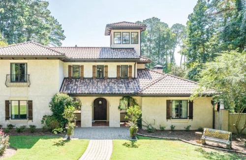 Marietta House | Villa Flora: Family-Friendly Stay with Pool & Kitchen