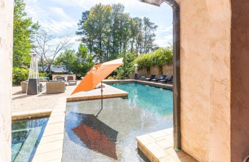 Marietta House | Villa Flora: Family-Friendly Stay with Pool & Kitchen