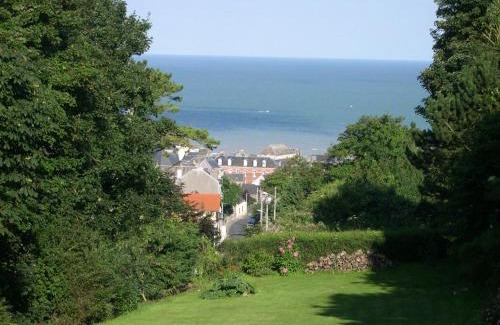 Ault Bed & Breakfast | Exquisite Villa Flore: Oceanfront Retreat with Top Ratings