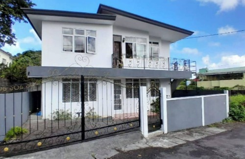 Curepipe Villa | Kid-Friendly Villa Floreal 5: Your Family Getaway Awaits