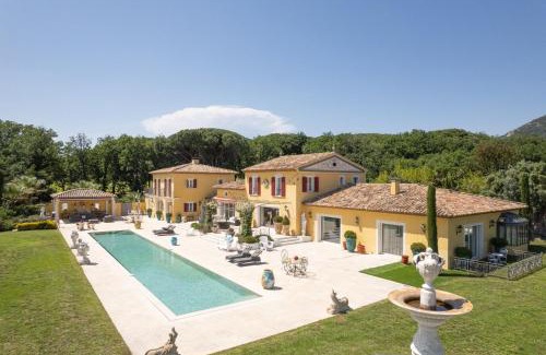 Grimaud Villa | Elegant Villa Florentina with Ocean View & Pool Access