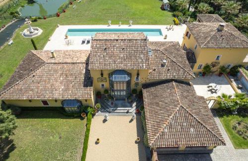 Grimaud Villa | Elegant Villa Florentina with Ocean View & Pool Access
