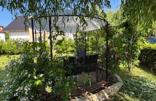 Bad Liebenstein Apartment | Elegant Villa Florentine: 5-Star Stay with Breakfast Included