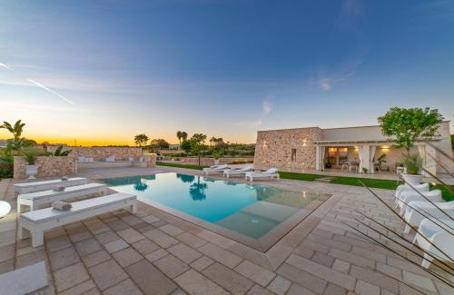Marina di Pescoluse Villa | Villa Flori: Relax by the Pool with Oceanfront Views