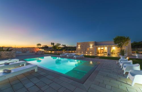 Marina di Pescoluse Villa | Villa Flori: Relax by the Pool with Oceanfront Views