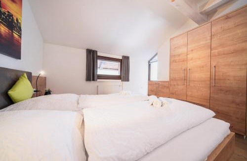 Bressanone Apartment | Delightful Villa Floris: Pet-Friendly with Pool & Breakfast