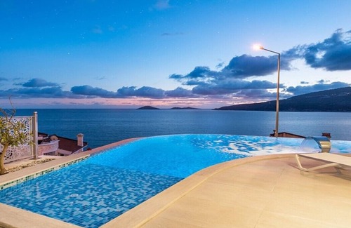 Kalkan Villa | Beautiful Villa for 10 with Heated Pool and Ocean Views