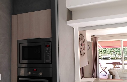 Agon-Coutainville House | Spacious Villa for 12, Steps from the Beach with Pool
