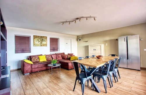 Chateauneuf-Grasse Villa | Cozy Villa with Heated Pool & Sea View for 2 to 8 Guests