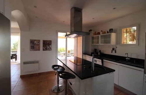 La Londe-les-Maures House | Perfect Villa for 7 With Pool & Breathtaking Sea Views