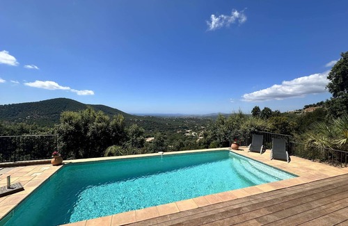 La Londe-les-Maures House | Perfect Villa for 7 With Pool & Breathtaking Sea Views