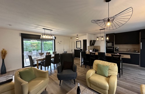 Les Mathes House | Family-Friendly Villa with Pool and Ocean View Awaits You