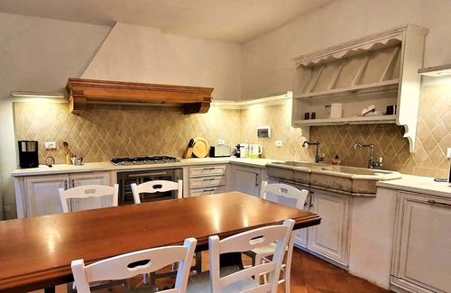 Bucine Villa | Ideal Villa for Large Groups: Wi-Fi, Pool & Cooking Classes