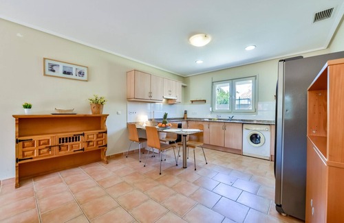 Calpe Ski Chalet | Pet-Friendly Villa in Calpe with Spa & Breakfast Options