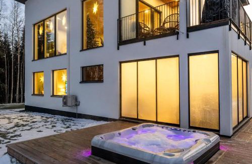 Rovaniemi Villa | Private Villa Forest Retreat with Sauna and Hot Tub