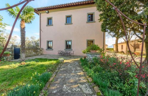Bagno a Ripoli Villa | Explore Villa Fortini: Oceanfront Haven with Pool Access