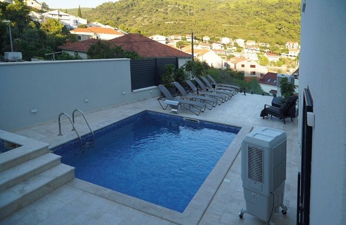 Brna Villa | Villa Fortuna ap4 : Two-Bedroom Apartment