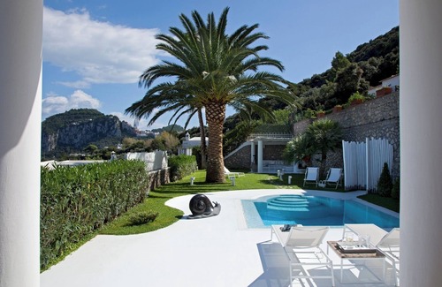 Marina Grande Villa | Villa Fortuna: Enjoy Private Pool and Spa Amenities