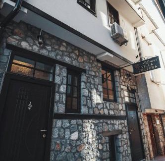 Varosh Apartment | Villa Fortuna: Oceanfront Escape with a 9/10 Guest Rating