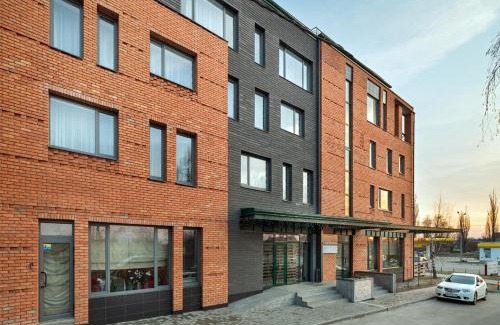 Dzerzhyns'kyi District Hotel | Elegant Villa Four Rooms: 4-Star Stay with Spa & Hot Tub