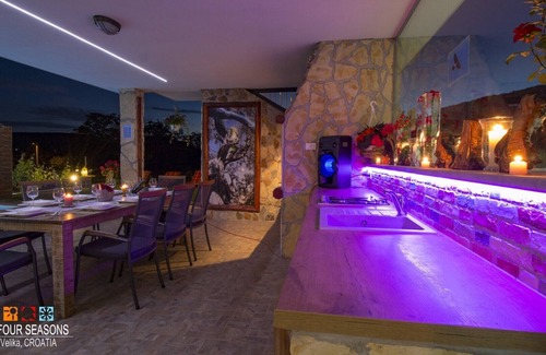 Velika Cista Villa | Villa Four Seasons: Heated Pool, Ocean View & Spa Retreat