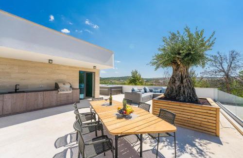 Ljubac Villa | Experience Villa Four Seasons Ljubac: 4-Star Oceanfront Retreat